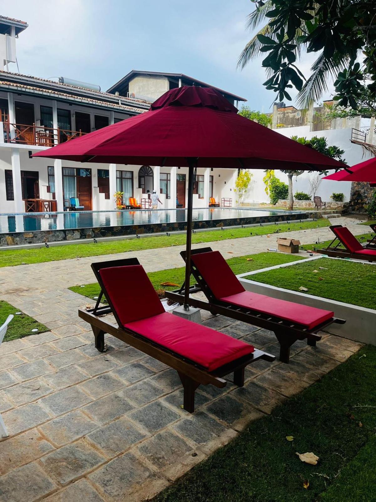Surf Sea Breeze Apartments Mirissa Exterior foto
