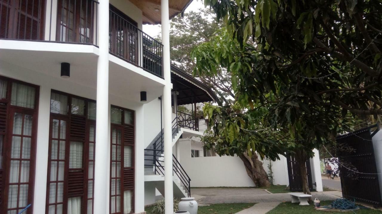 Surf Sea Breeze Apartments Mirissa Exterior foto