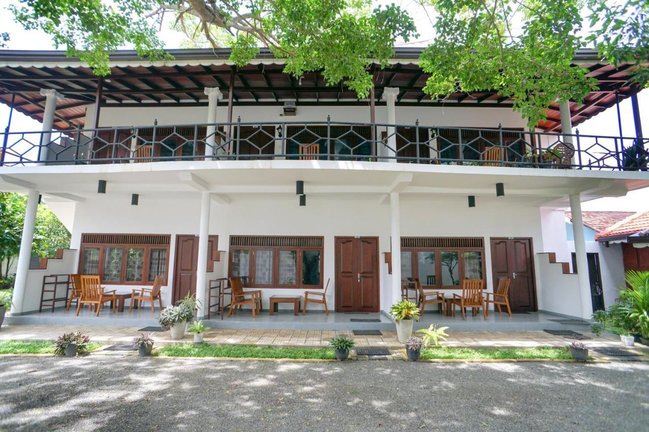 Surf Sea Breeze Apartments Mirissa Exterior foto